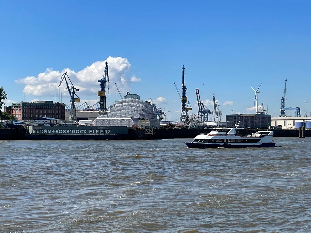 Fahrgastschiff-Solar2