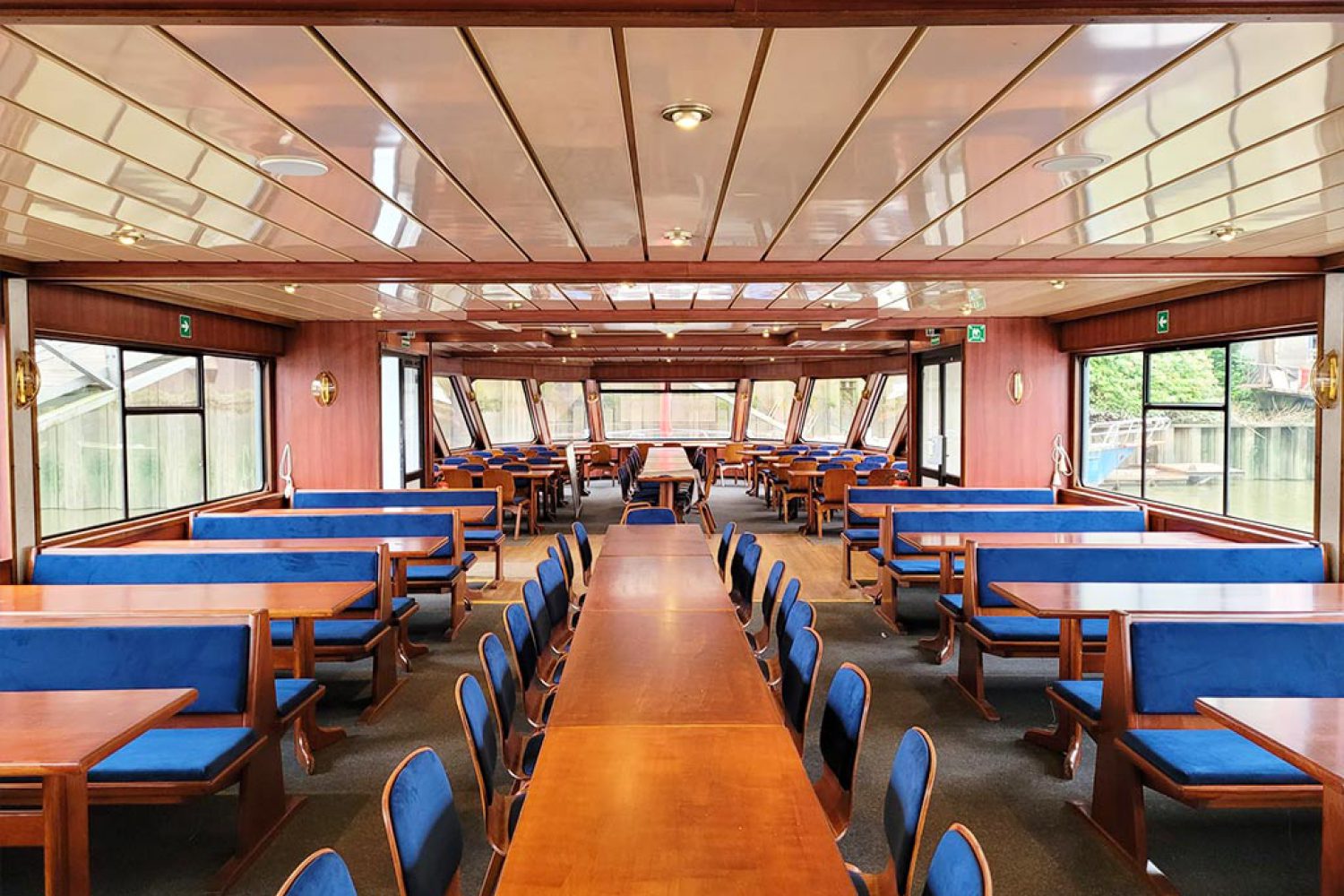 Fahrgastschiff-Solar4