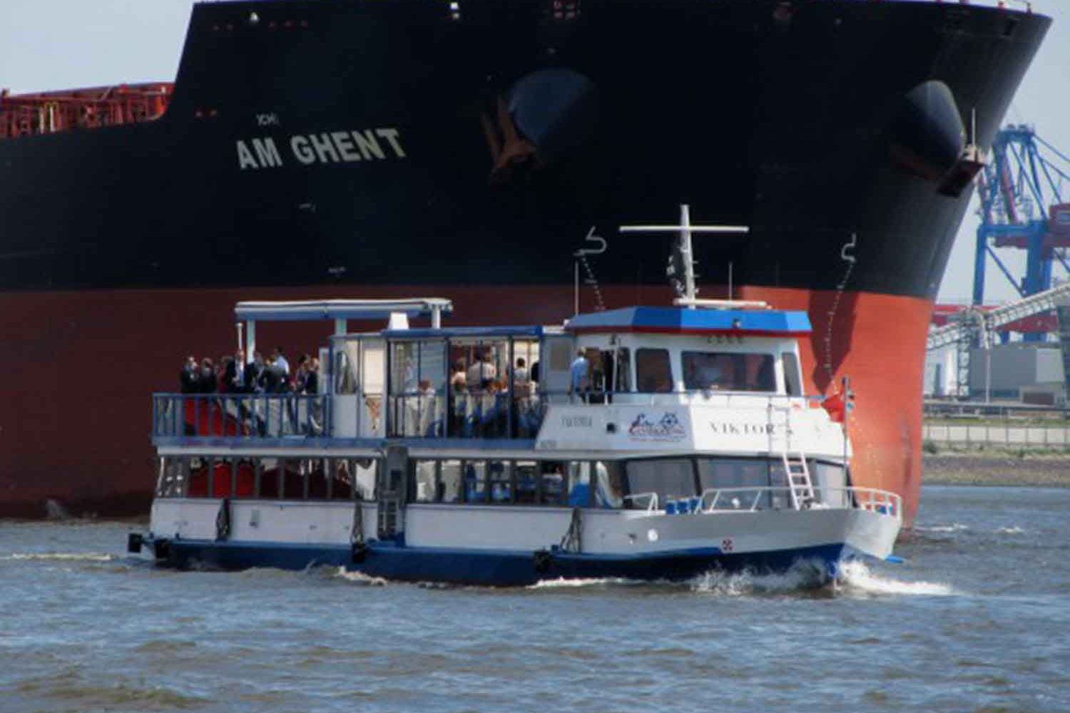 Viktoria-Containerschiff-IMG_3703-592x440-1